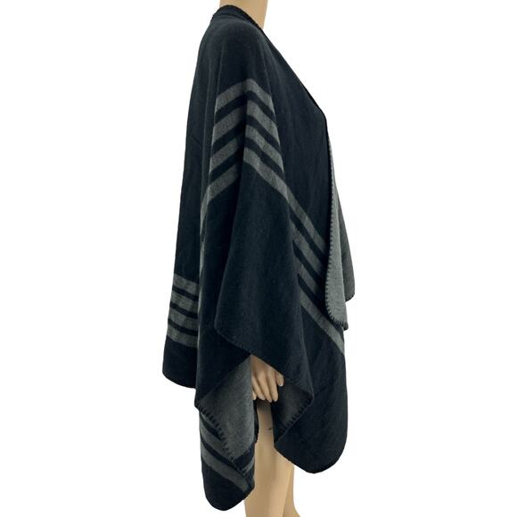 BB Dakota OS Black Gray Striped Reversible Wrap Shawl Cape Womens One Size - Picture 4 of 6